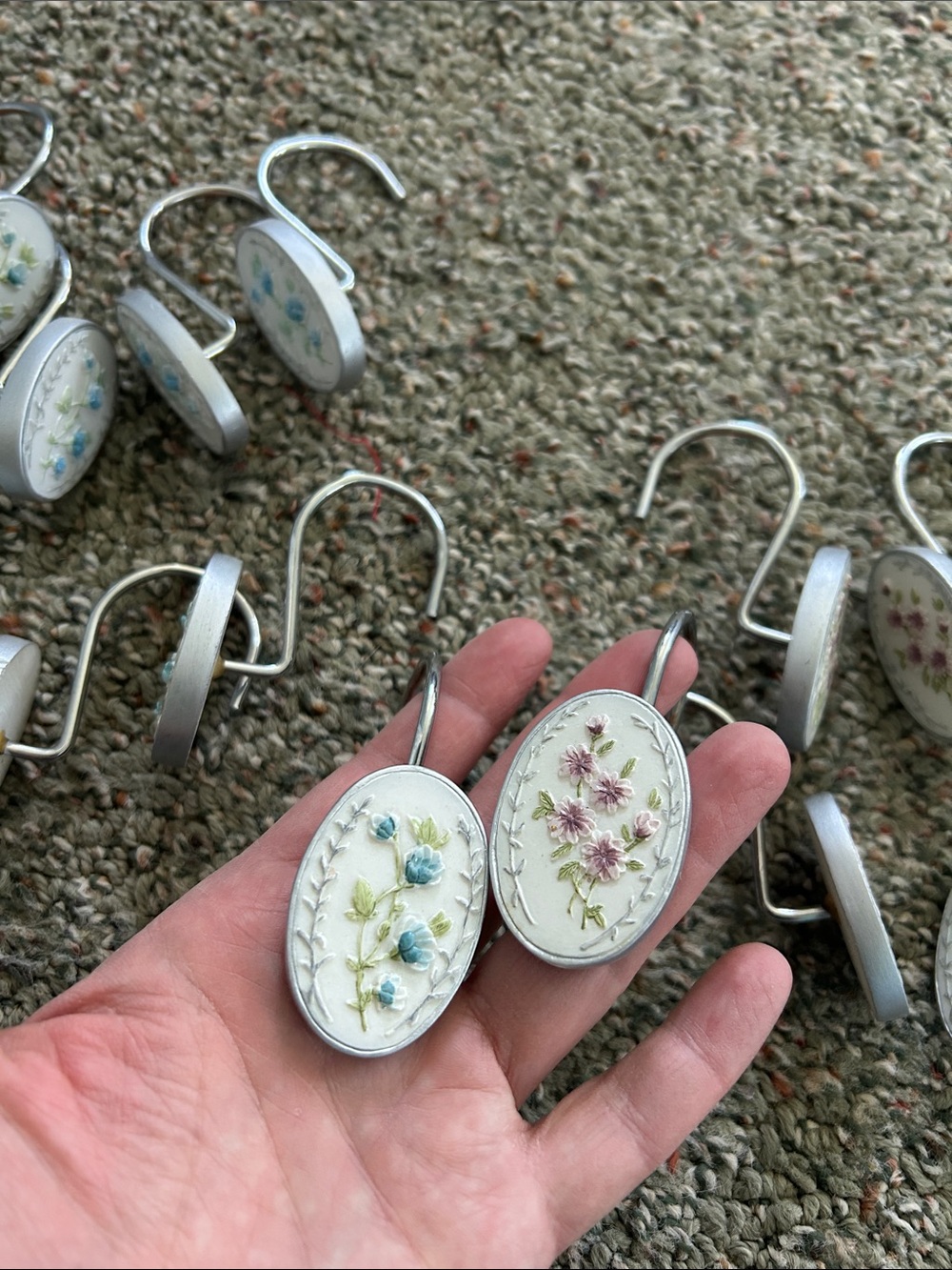 Vintage Floral Shower Curtain Hooks (24)